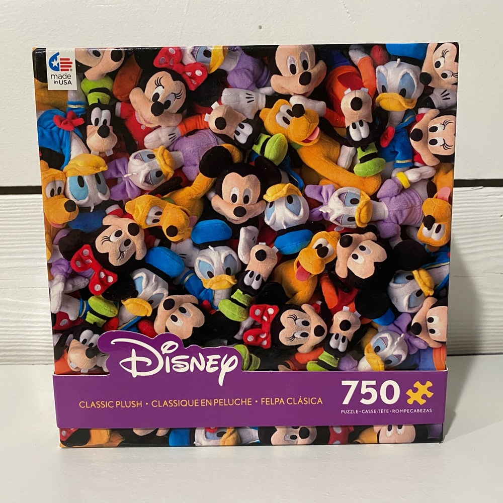 Disney Classic Plush Puzzle - 750 Puzzle Pieces